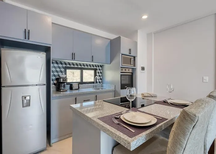 Loft Close To The Ocean With Rooftop Infinity Pool, Balcony & Gym - Dog-friendly Ferienhaus *