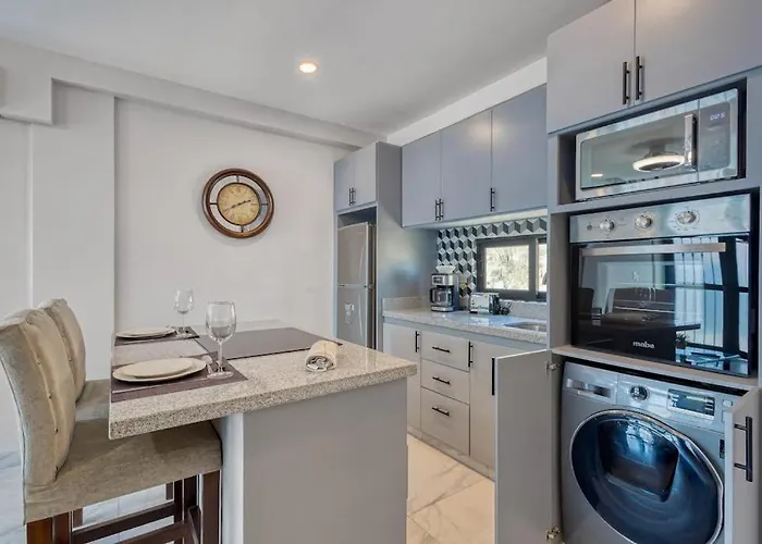 Ferienhaus Loft Close To The Ocean With Rooftop Infinity Pool, Balcony & Gym - Dog-friendly Cabo San Lucas